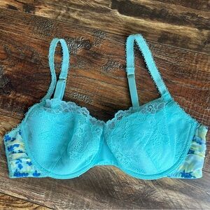 Ladies Ambrielle light teal and floral underwire bra size 36C